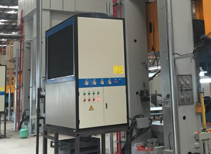 常規(guī)尺寸的油冷機(jī)安裝注意事項(xiàng)有哪些？