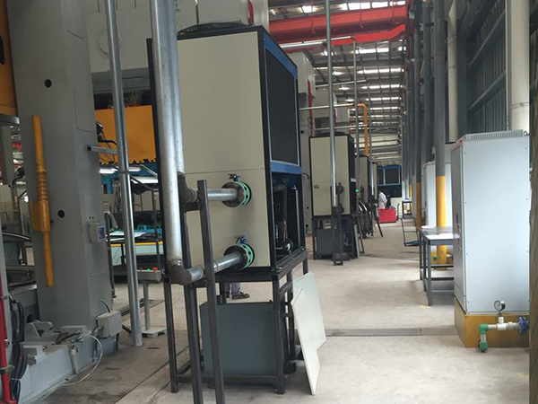 工業(yè)油冷機(jī)高速運(yùn)轉(zhuǎn)會遇到什么問題 工業(yè)油冷機(jī)高速運(yùn)轉(zhuǎn)會遇到什么問題